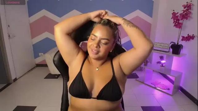 Image 12 of amaranta_rousse Stream on Chaturbate on 4 months ago