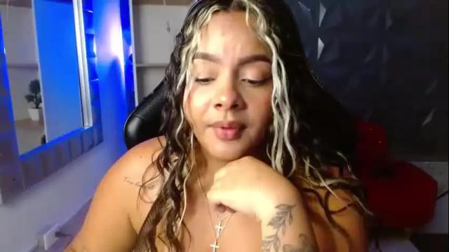 Image 2 of amaranta_rousse Stream on Chaturbate on 4 months ago