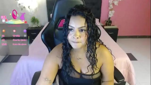 Image 12 of amaranta_rousse Stream on Chaturbate on 3 months ago