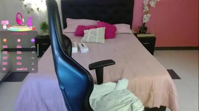 Image 6 of amaranta_rousse Stream on Chaturbate on 3 months ago