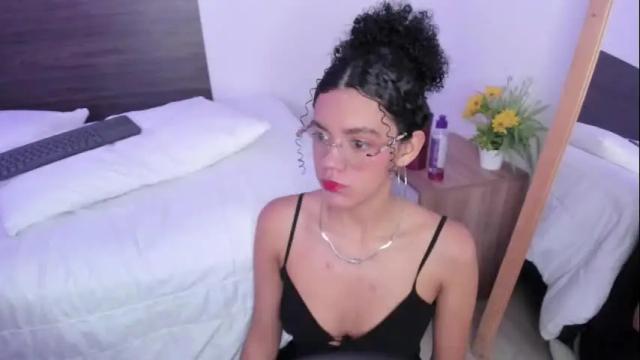 Image 3 of amarantafoxx_ Stream on Chaturbate on 7 days ago