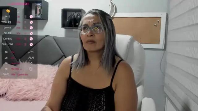 Image 3 of amarantha_h Stream on Chaturbate on 19 months ago