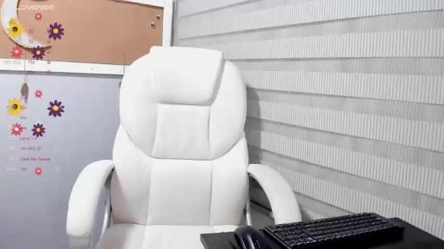 Image 11 of amarantha_h Stream on Chaturbate on 19 months ago