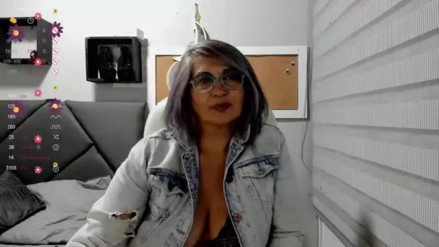 Image 12 of amarantha_h Stream on Chaturbate on 18 months ago