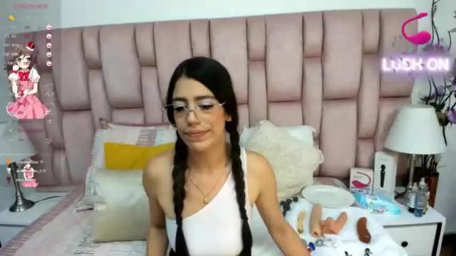 Image 3 of amarantha_nid Stream on Chaturbate on 13 months ago