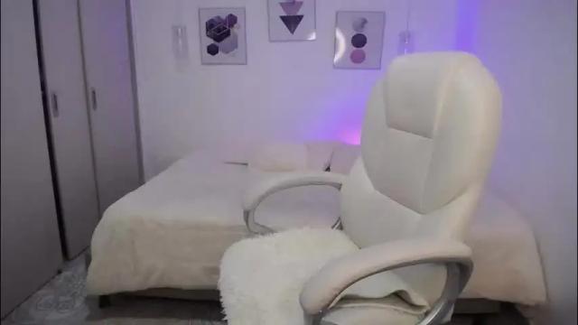 Image 3 of amarantha_ross Stream on Chaturbate on 1 month ago