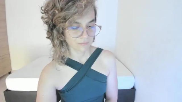 Image 3 of amaranthaajames Stream on Chaturbate on 12 months ago