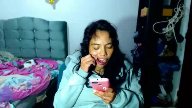 Image 10 of amararoberts08 Stream on Chaturbate on 8 days ago