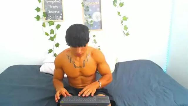 Image 7 of amaraynoah Stream on Chaturbate on 13 months ago