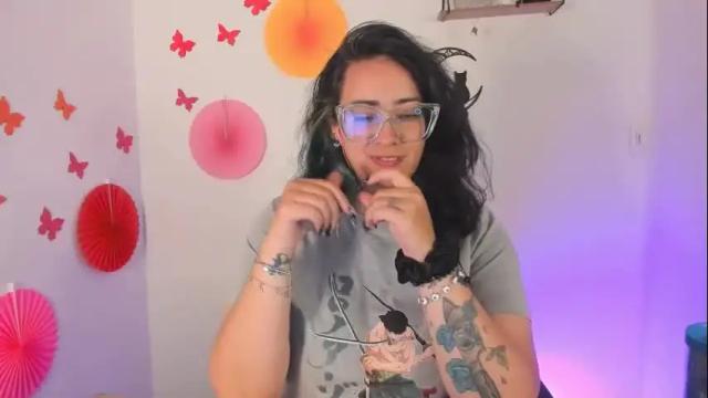 Image 3 of amaryllis_vizcaya Stream on Chaturbate on 10 days ago