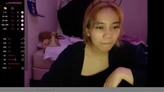 Image 8 of amateuroras Stream on Chaturbate on 16 months ago