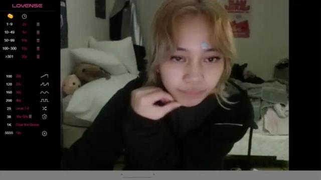 Image 10 of amateuroras Stream on Chaturbate on 16 months ago