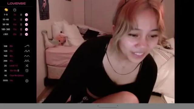 Image 12 of amateuroras Stream on Chaturbate on 16 months ago