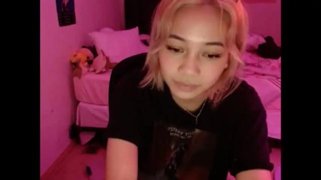 Image 4 of amateuroras Stream on Chaturbate on 15 months ago