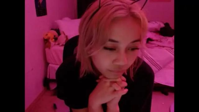 Thumbnail 2, amateuroras's Stream at Chaturbate, 15 months ago