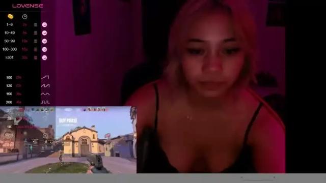Image 8 of amateuroras Stream on Chaturbate on 15 months ago
