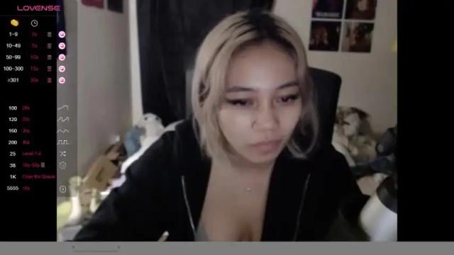 Image 12 of amateuroras Stream on Chaturbate on 14 months ago