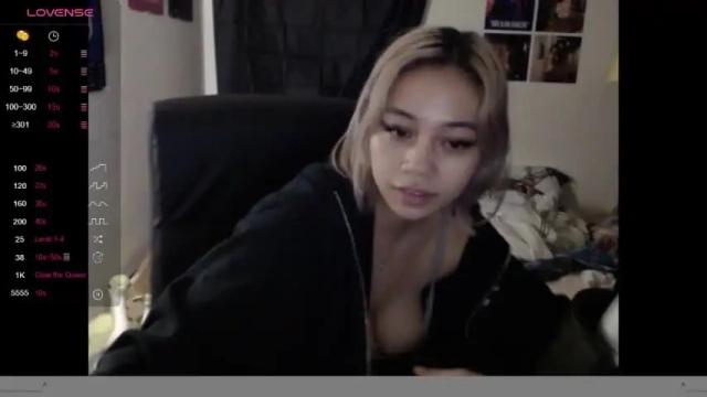 Image 4 of amateuroras Stream on Chaturbate on 14 months ago