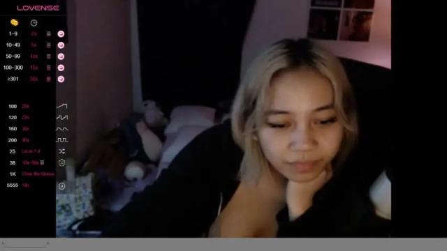 Image 4 of amateuroras Stream on Chaturbate on 14 months ago