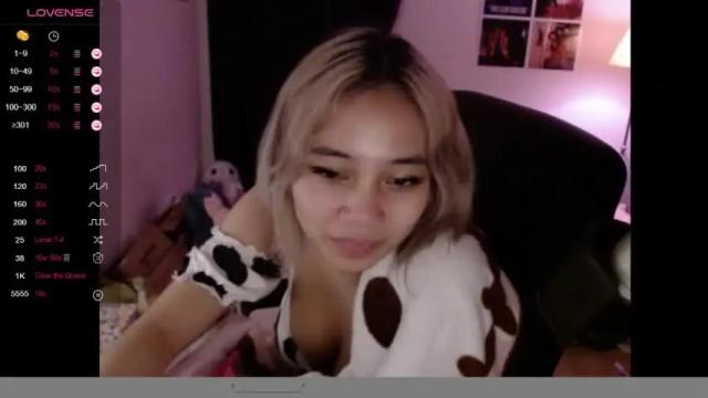 Image 7 of amateuroras Stream on Chaturbate on 14 months ago