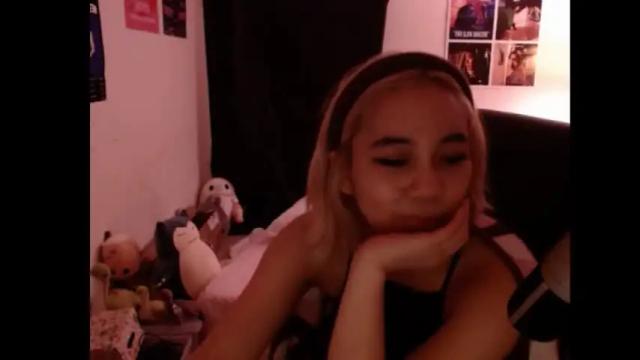 Image 7 of amateuroras Stream on Chaturbate on 13 months ago