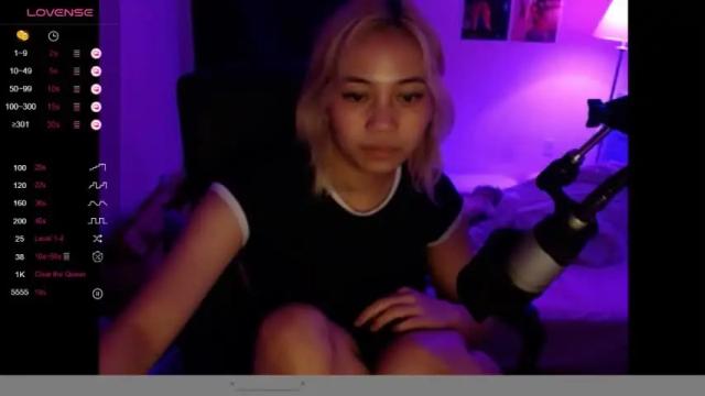 Image 6 of amateuroras Stream on Chaturbate on 13 months ago