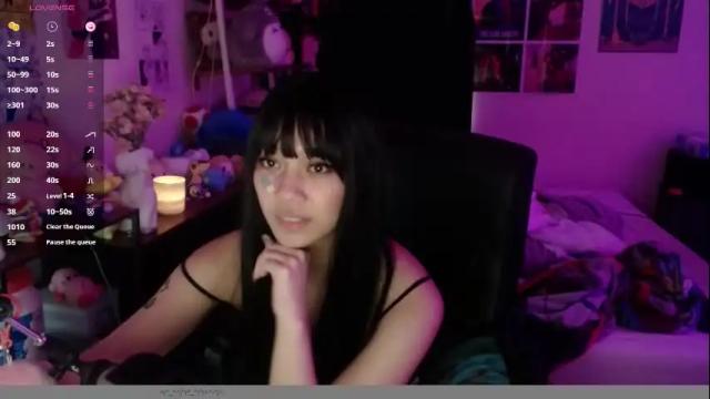 Image 2 of amateuroras Stream on Chaturbate on 1 month ago
