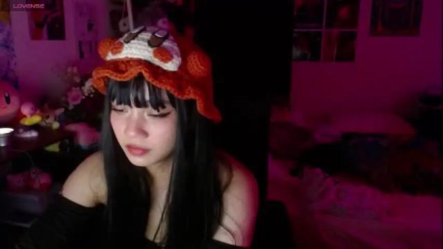 Image 4 of amateuroras Stream on Chaturbate on 17 days ago