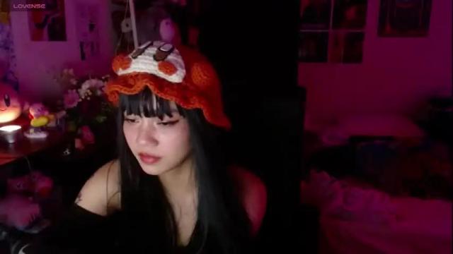 Image 7 of amateuroras Stream on Chaturbate on 17 days ago