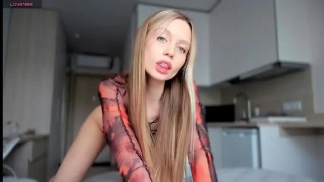 Image 2 of amazing_roxana Stream on Chaturbate on 5 months ago