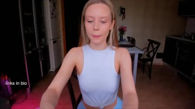 Image 10 of amazing_roxana Stream on Chaturbate on 4 months ago