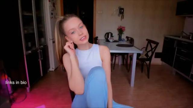 Image 7 of amazing_roxana Stream on Chaturbate on 4 months ago