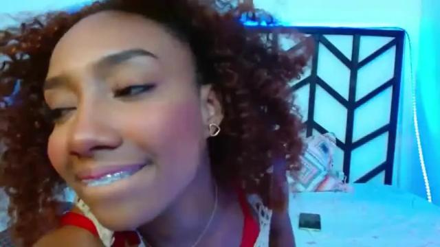 Image 4 of ambar_curls Stream on Chaturbate on 19 months ago