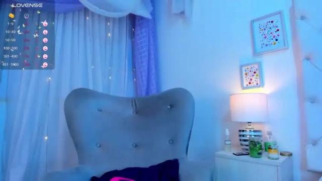 Image 6 of ambar_devon Stream on Chaturbate on 12 months ago