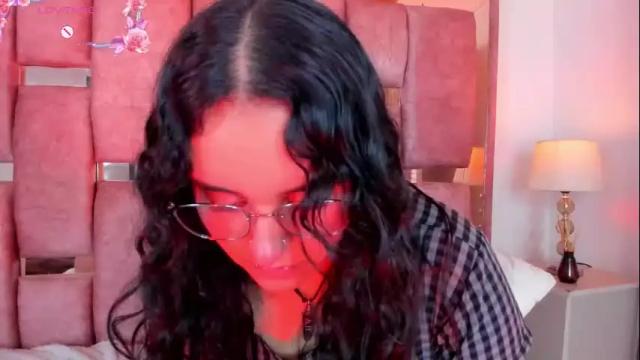 Image 4 of ambar_devon Stream on Chaturbate on 18 days ago