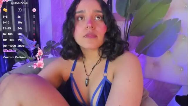 Image 7 of ambar_devon Stream on Chaturbate on 21 days ago