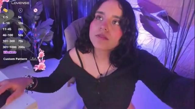 Image 11 of ambar_devon Stream on Chaturbate on 15 days ago
