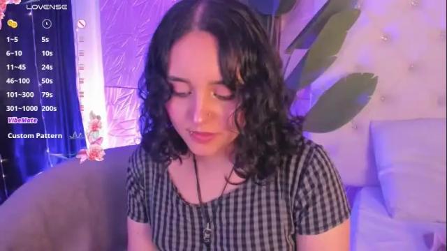 Image 12 of ambar_devon Stream on Chaturbate on 13 days ago