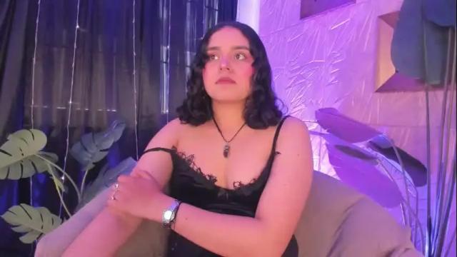 Image 7 of ambar_devon Stream on Chaturbate on 12 days ago