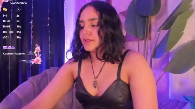 Image 12 of ambar_devon Stream on Chaturbate on 3 days ago