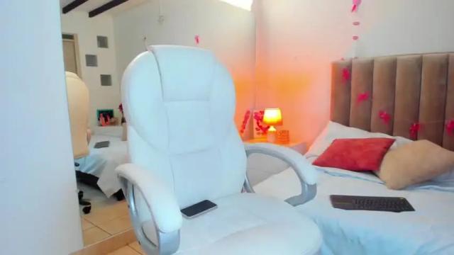 Image 3 of ambar_stones1 Stream on Chaturbate on 13 months ago