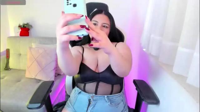 Image 7 of ambar_wells Stream on Chaturbate on 1 month ago