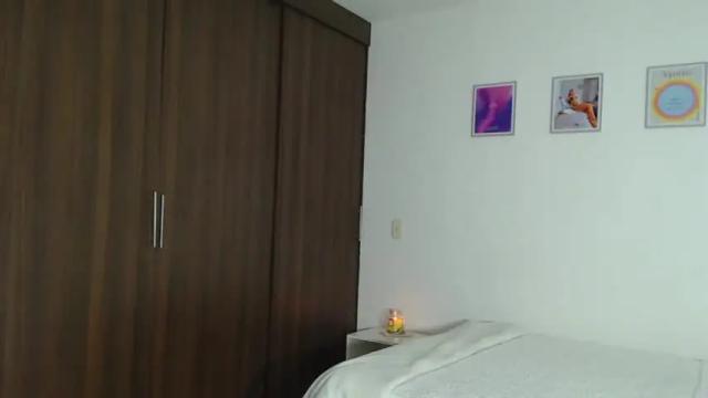 Image 3 of ambarhill Stream on Chaturbate on 15 months ago