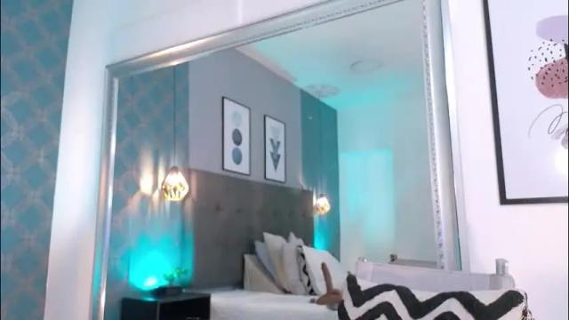 Image 4 of ambarroberts Stream on Chaturbate on 2 months ago