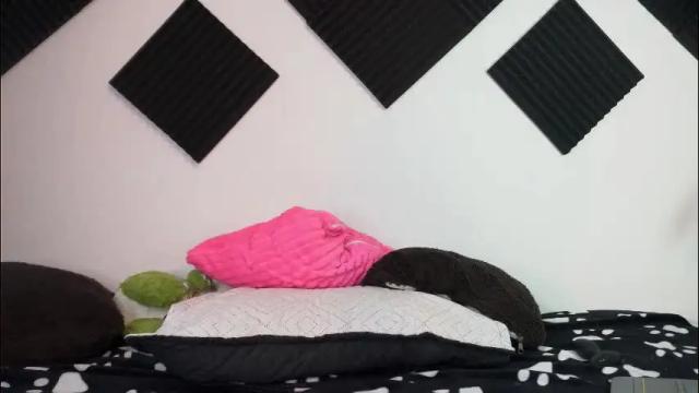 Image 2 of ambeer_rousess Stream on Chaturbate on 1 month ago