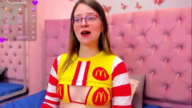Image 7 of ambeerrwood_ Stream on Chaturbate on 1 month ago