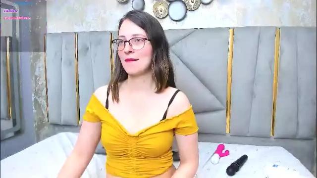 Image 7 of ambeerrwood_ Stream on Chaturbate on 2 months ago