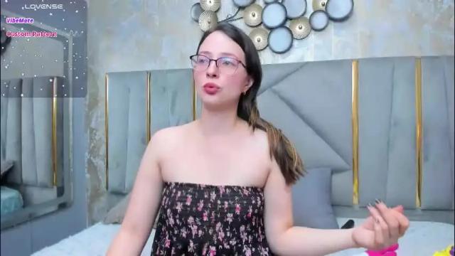 Image 4 of ambeerrwood_ Stream on Chaturbate on 1 month ago