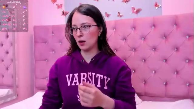 Image 2 of ambeerrwood_ Stream on Chaturbate on 26 days ago