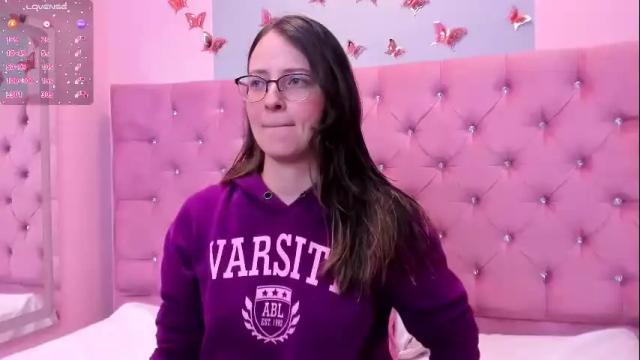 Image 3 of ambeerrwood_ Stream on Chaturbate on 26 days ago